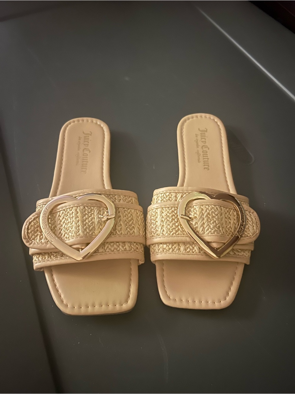 NWOT 🍒 Juicy Couture🍒

💕👡 💕 Woven Heart-Buckle Slide Sandals ☀️🌊 🌴

 🍓🍋🍉🍊🍇🍑🍒🍌🫐